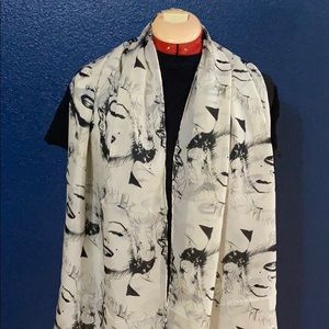 Marilyn Monroe soft scarf